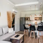 Giardino Apartments By Konnect, 400M To The Beach