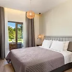 Phos Elegant Residences By Konnect, 400M To The Beach